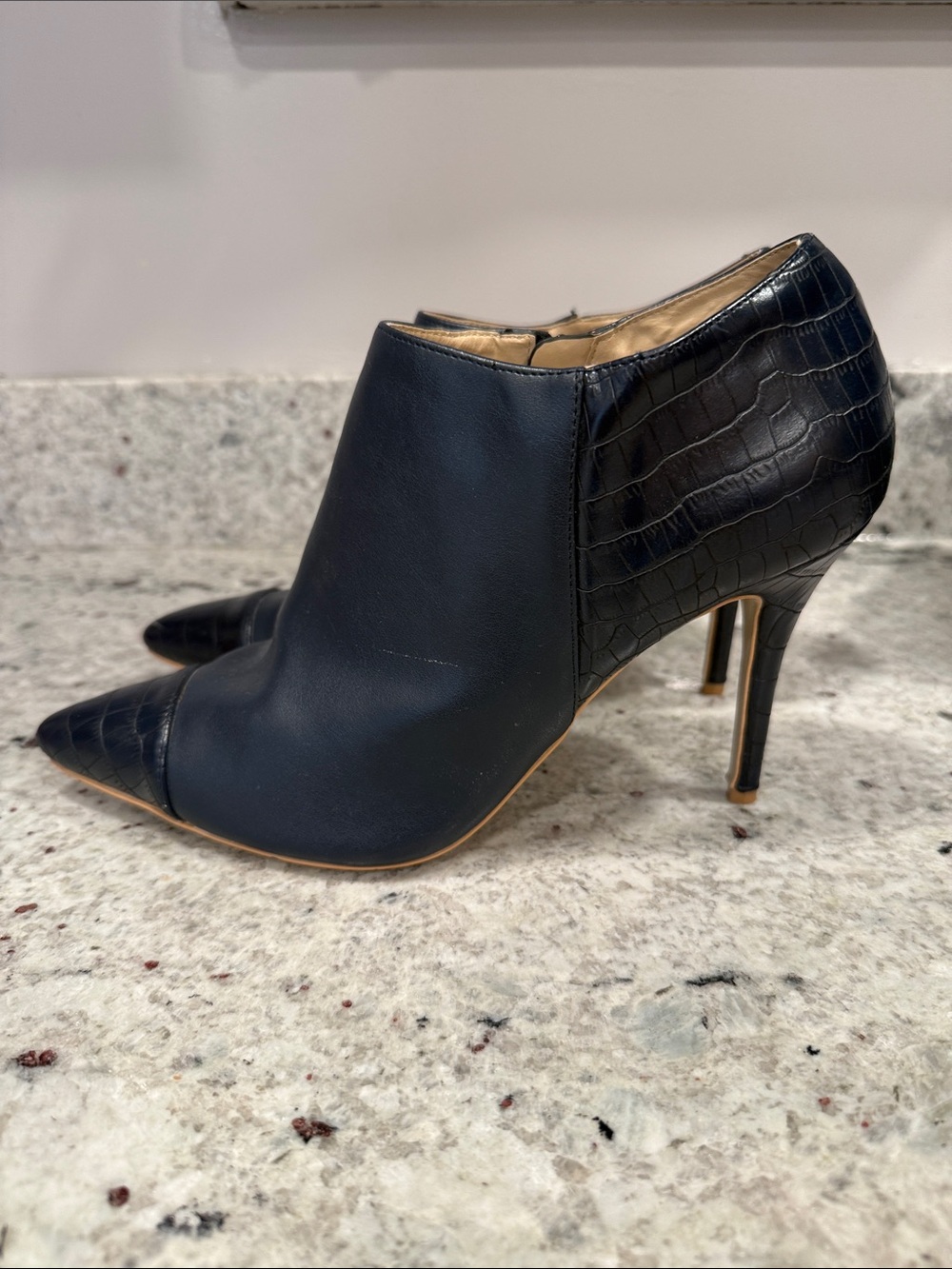 Izabella Rue Navy Leather Pointed-Toe Croc-Detail Ankle Booties